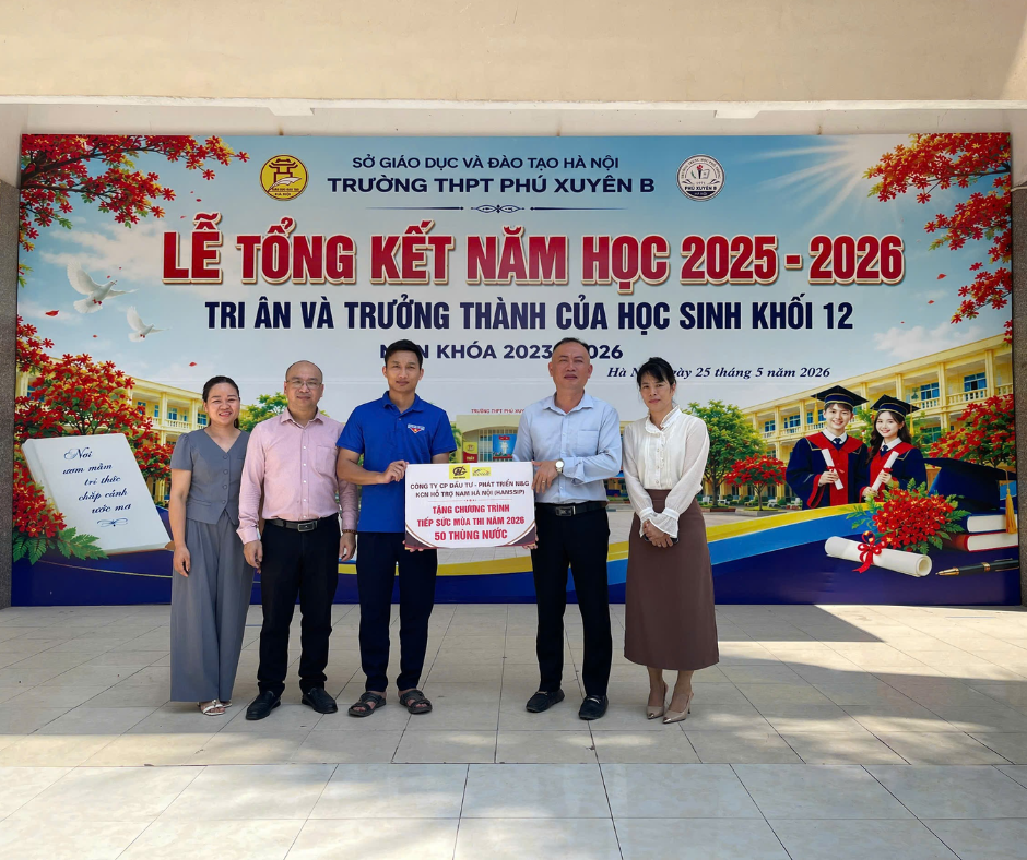 KCN HANSSIP trao tặng 50 thùng nước uống nhằm hỗ trợ Chương trình “Tiếp sức mùa thi 2026”, góp phần tiếp thêm năng lượng và động viên các sĩ tử trong kỳ thi quan trọng sắp tới.