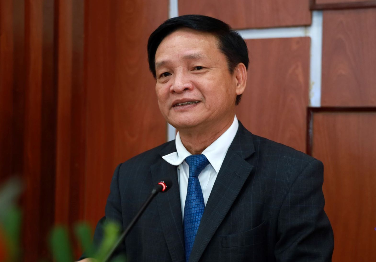 Ông Lê Tấn Hổ - Phó Chủ tịch Thường trực, UBND tỉnh Phú Yên khẳng định đang huy động tối đa các nguồn lực để tiếp tục đầu tư hoàn thiện hệ thống kết cấu hạ tầng kinh tế - xã hội, hạ tầng trong Khu kinh tế Nam Phú Yên để sẵn sàng chào đón các nhà đầu tư. Ảnh: Mỹ Hòa