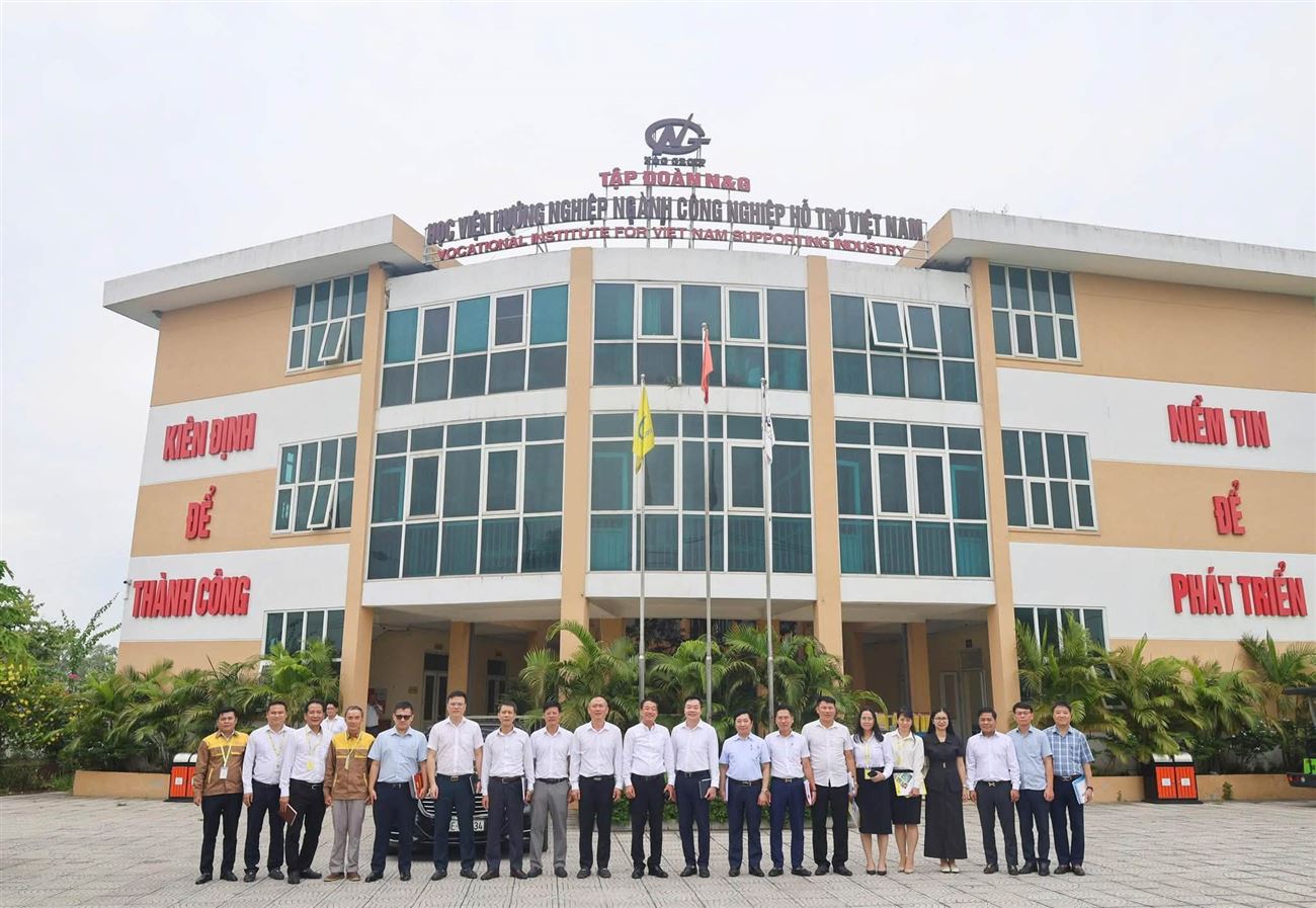 THƯỜNG TRỰC ĐẢNG ỦY XÃ ĐẠI XUYÊN THĂM VÀ LÀM VIỆC TẠI KHU CÔNG NGHIỆP HỖ TRỢ NAM HÀ NỘI (HANSSIP)