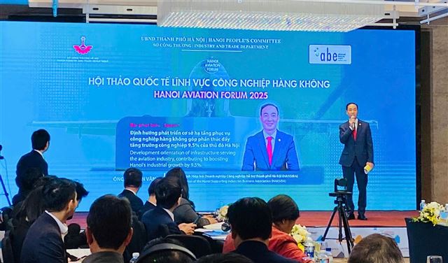 The development of Vietnam’s aviation industry should focus on supporting industries.